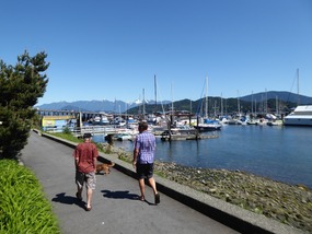 Wandeling in de haven van Gibsons