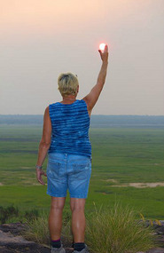 In the palm of her hand, the Hun gets artistic
