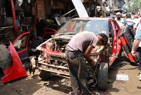 Sripping car for parts 
