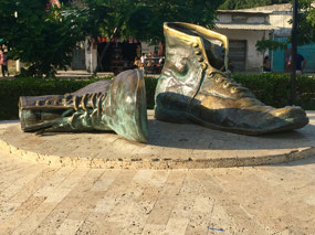 Schuhe aus Bronze