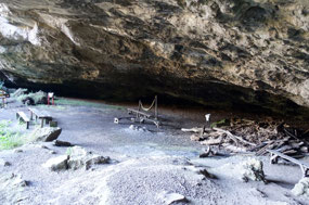 Höhle