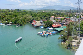 Aussicht von Brücke Rio Dulce