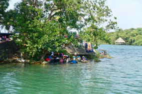 waschen am Rio Dulce