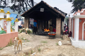 Maya Ritual beim Friedhof