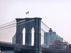 Brooklyn Bridge with the correct flag