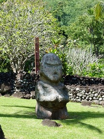 Carving at Marae de Arahurahu