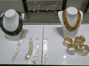 Pearl shell jewellery