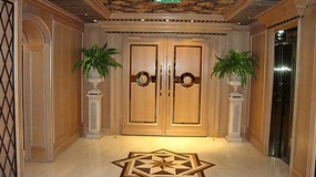 An impressing entrance