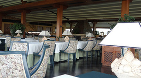 The restaurant in daylight