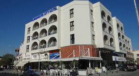 Livadhiotis City Hotel - The Cafe Blue