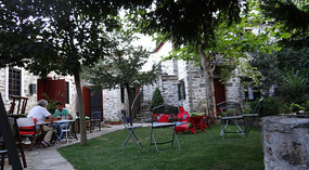Archontiko Stamou garden