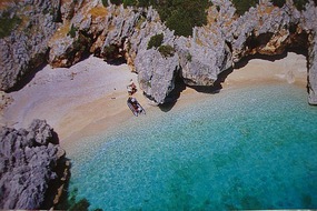 THE BEACH NEAR SCALA