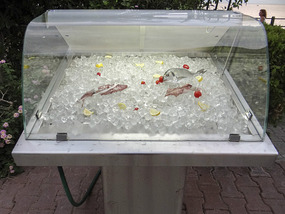 Fresh seafood on the ice bed.