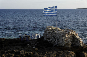 Dining at Panorama tavern in Marathopolis