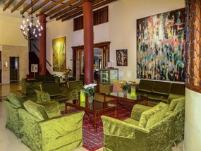 Lobby area  - Forest Park Hotel