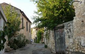 A stroll in the village of Omodos