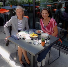 Enjoying our quick lunch with my friend Joanna