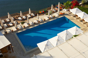 The swimming pool 