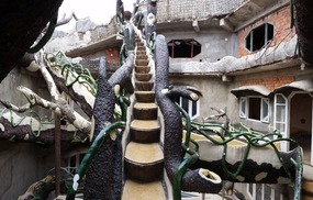 More crazy house 