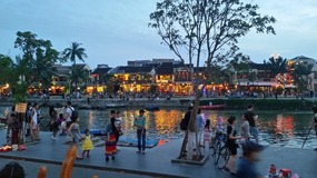 Hpi An old town by night 