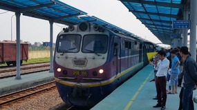 train to Hanoi