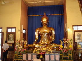 Gold Buddha - Wat Traimet.