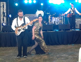 Dreamboogie "boogieing" it down off the stage