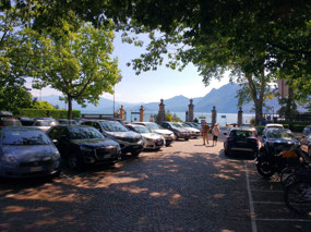 :Parking Lot at Villa Taranto
