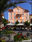 HOTEL/RESTAURANT 