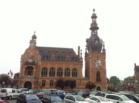 RATHER FLASH TOWN HALL, COMINES. 