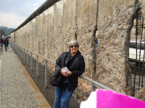 Fred at the wall in Berlin