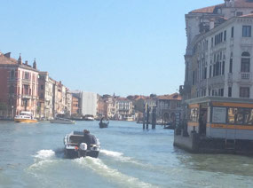 Ferry staionzei on Canal Grande