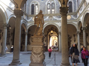 courtyard of Giardino Mediceo Palace