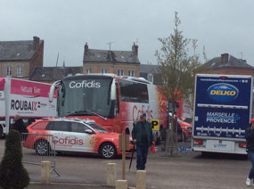 Teams’ support buses at Laxroix