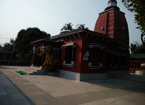 A charming temple with not a soul around