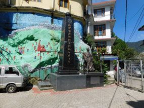 The Martyrs Memorial at the entrance to the temple