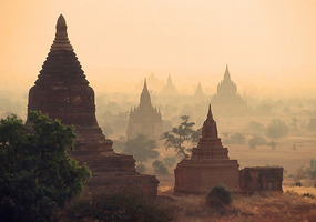Bagan in the early morn - courtesy of the www