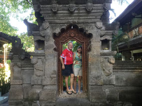 The gateway to Un’s Hotel in Kuta Beach