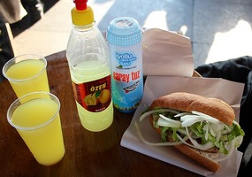Fish sandwich and lemon drink