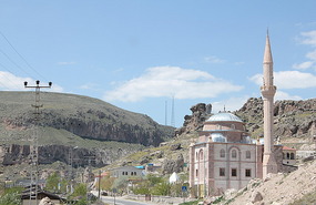 Guzeloz and a new mosque