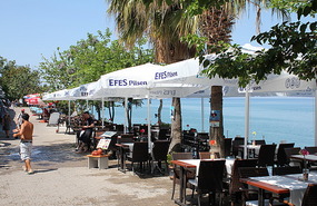 Dining by the water