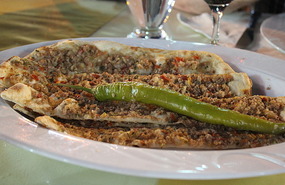 Pide with mince meat