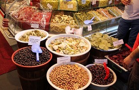 Olives and vegetables