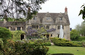 The very attracitve Plough Hotel, Clanfield