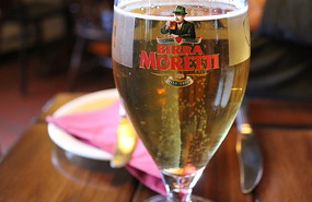 Bubble trail in beer