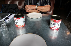 Cans to support the palnk