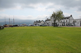 Inveraray waterfront shops