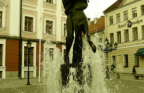 Kissing fountain