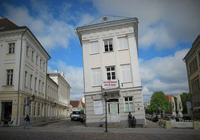 Leaning Art gallery, Tartu