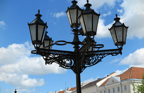 Lighting the square